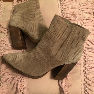 BRAND NEW• Vince Camuto Bootie